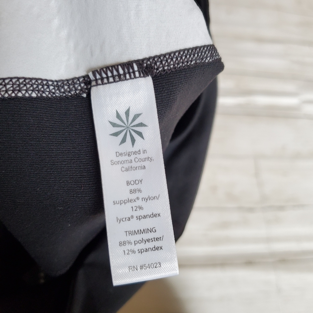 Athleta chaturanga capri legging laser cut eyelet details‎ black size xs - Picture 10 of 13